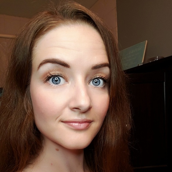 Meet your Posher, Ashley 🇨🇦 - Picture 3 of 4